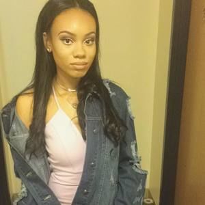 Meet your Posher, Stephanie